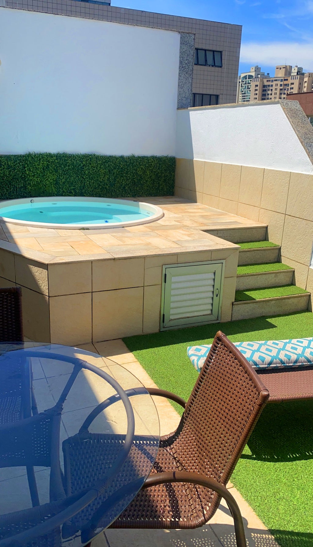 Spectacular Penthouse in Belvedere with Jacuzzi